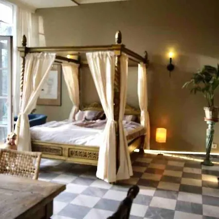 Zentrum Mit Park Am Europa Radweg Koethen (Anhalt)