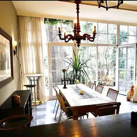 Zentrum Mit Park Am Europa Radweg *