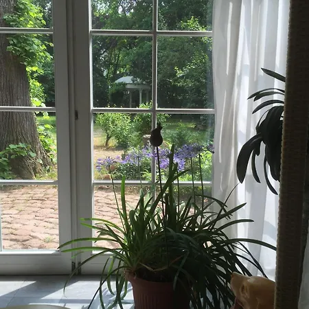 Zentrum Mit Park Am Europa Radweg 쾨텐