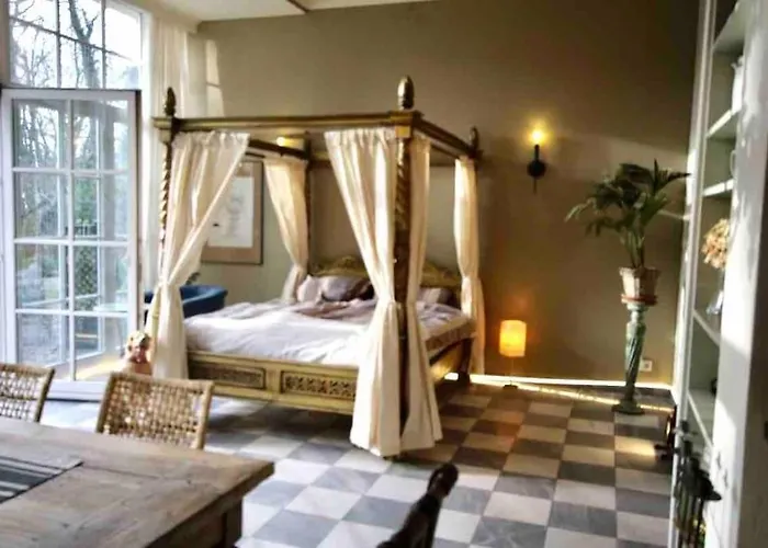 Zentrum Mit Park Am Europa Radweg Koethen (Anhalt)